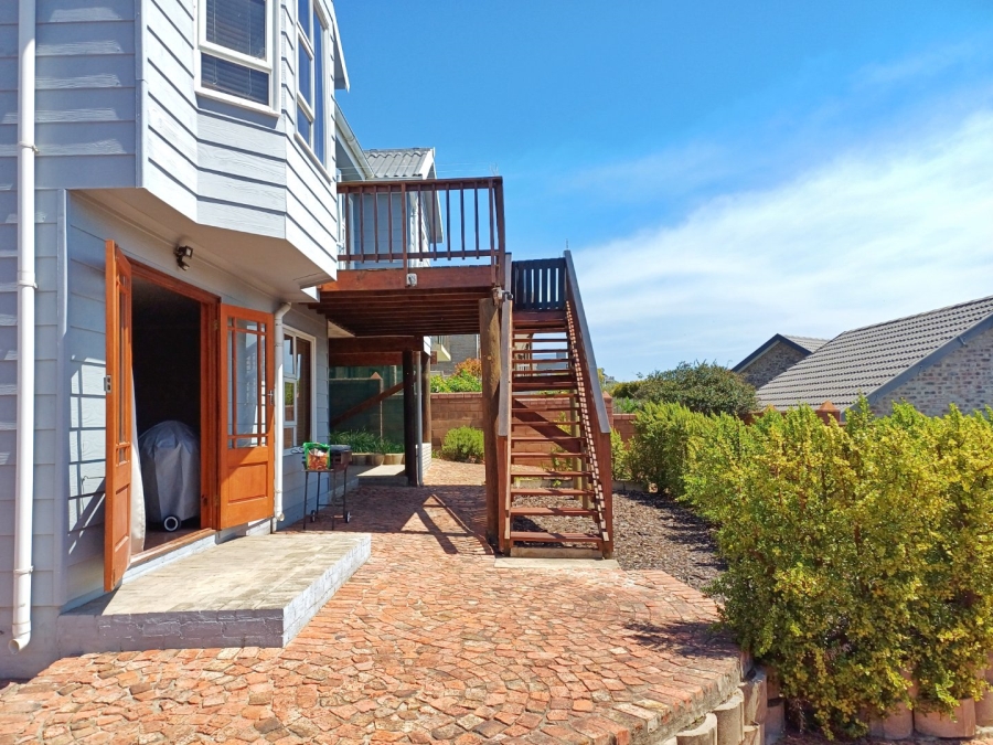 4 Bedroom Property for Sale in Reebok Western Cape